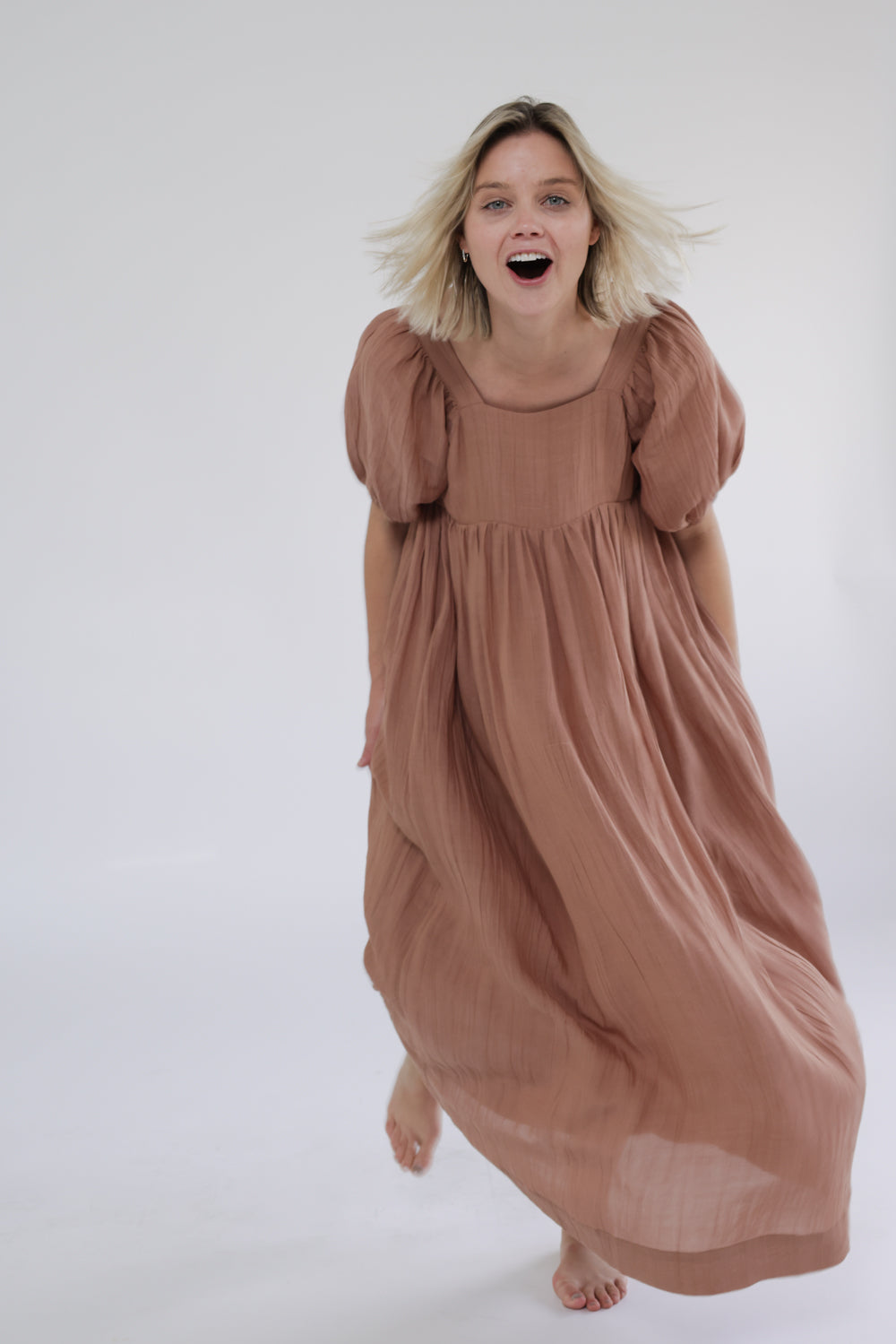 Volume sleeve midi dress