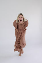 Load image into Gallery viewer, Volume short sleeve midi dress
