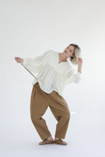 Load image into Gallery viewer, Quilted detail cotton peasant blouse
